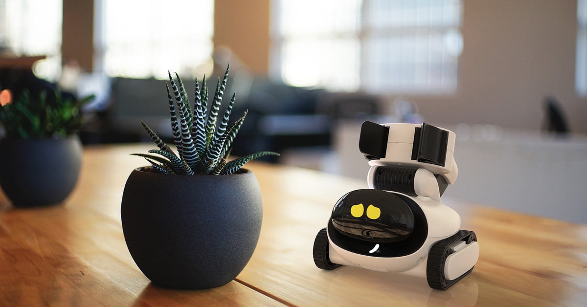 Gomer, the world's first versatile robot like R2-D2 with the emotive skills of Wall-E gallery image