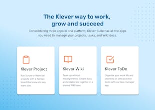 사무실에서 협력적으로 작업하는 팀의 사진입니다. 컴퓨터에서 Klever Suite 플랫폼을 사용하고 있습니다.