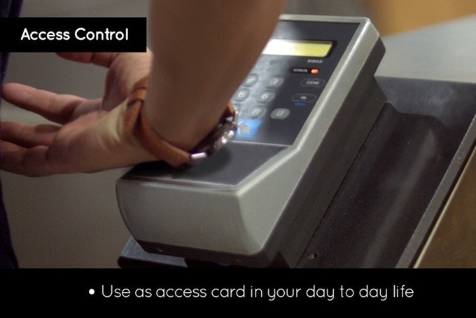 Muse Hybrid Smartwatch gallery image