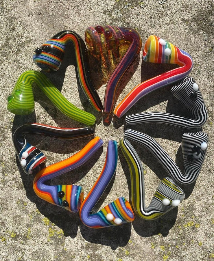 Empat Twenty Pipes Pasar Dalam Talian media 4