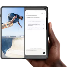 Motorola Razr Fold gallery image