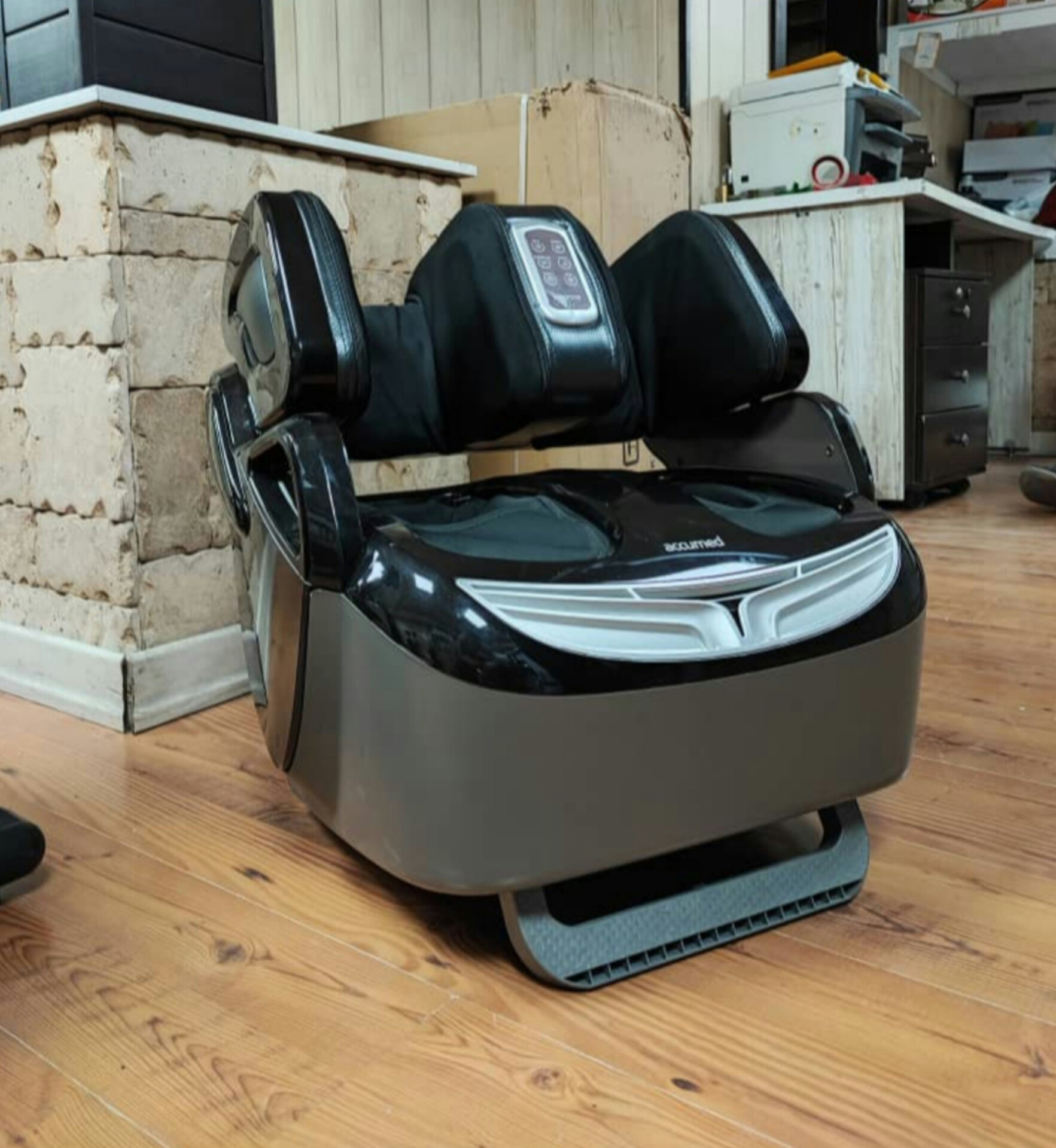 ماساژور پا  logo