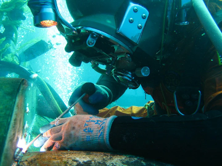 Scuba diving cameras