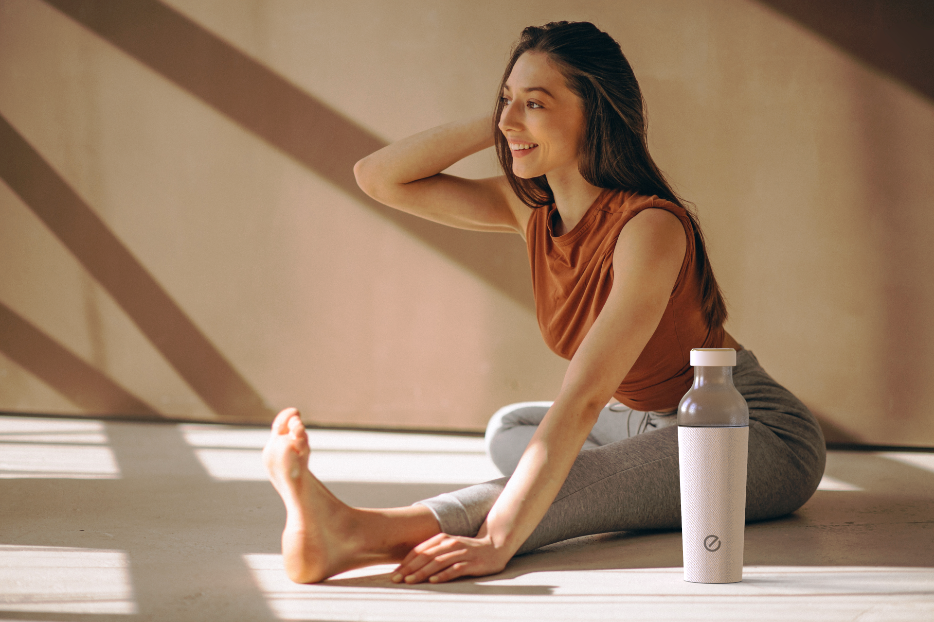 EVE Smart Water Bottle gallery image