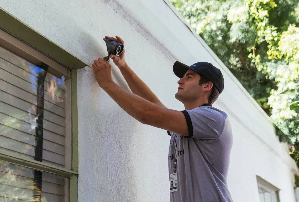 Vivint Wireless Outdoor Camera gallery image