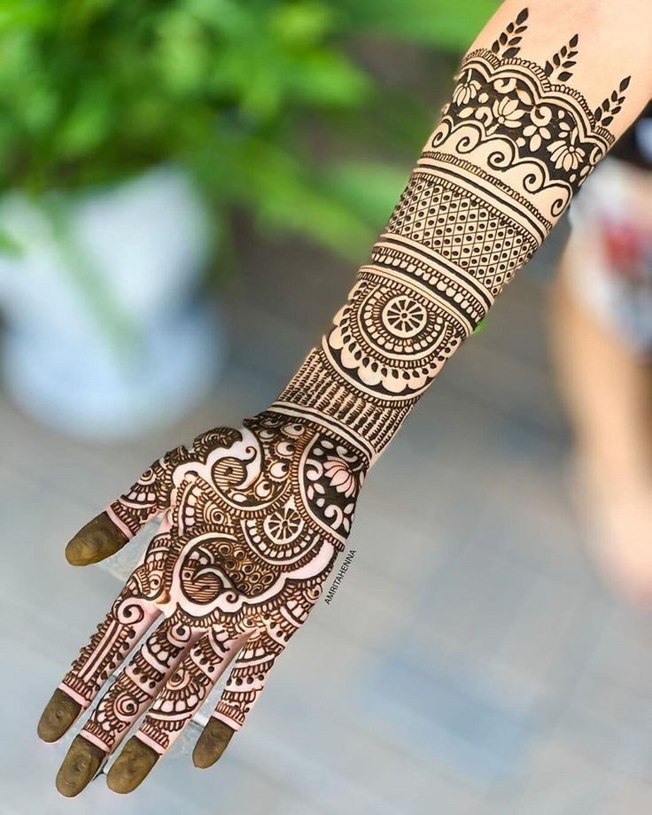 Reka bentuk mehndi penuh tangan media 1