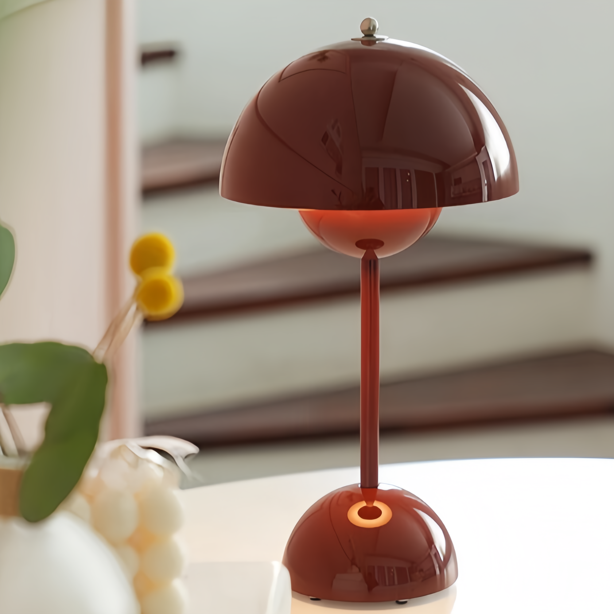 Scandi Flowerpot 테이블 램프 - 빛은 조절 가능한 밝기로 따뜻한 빛을 제공합니다. 미디어 5