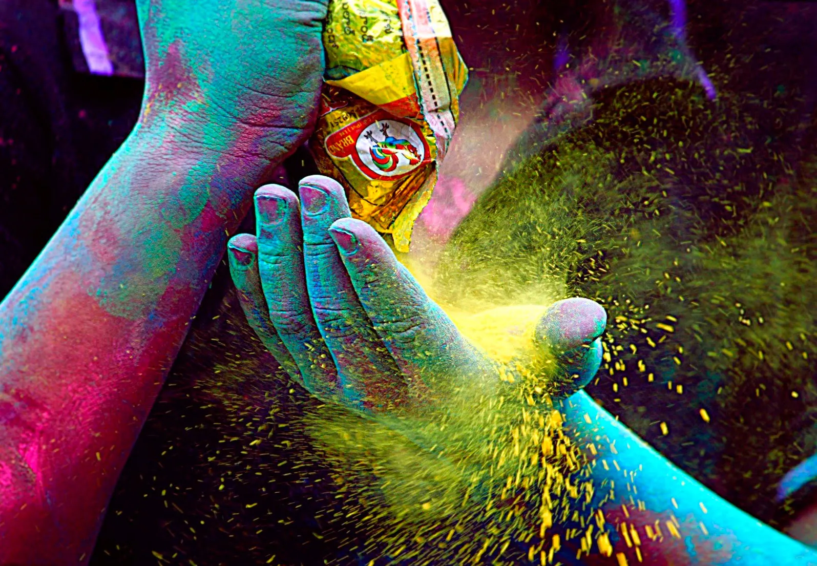 Holi Wallpaper gallery image