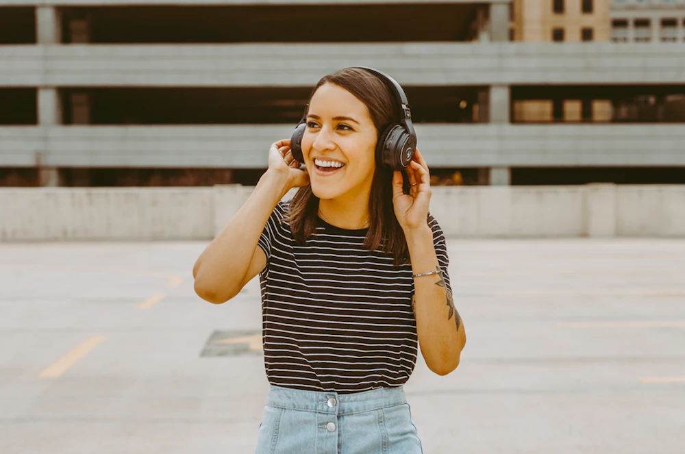 E-Clip™: Wireless High Fidelity Headphones with AirPlay 2