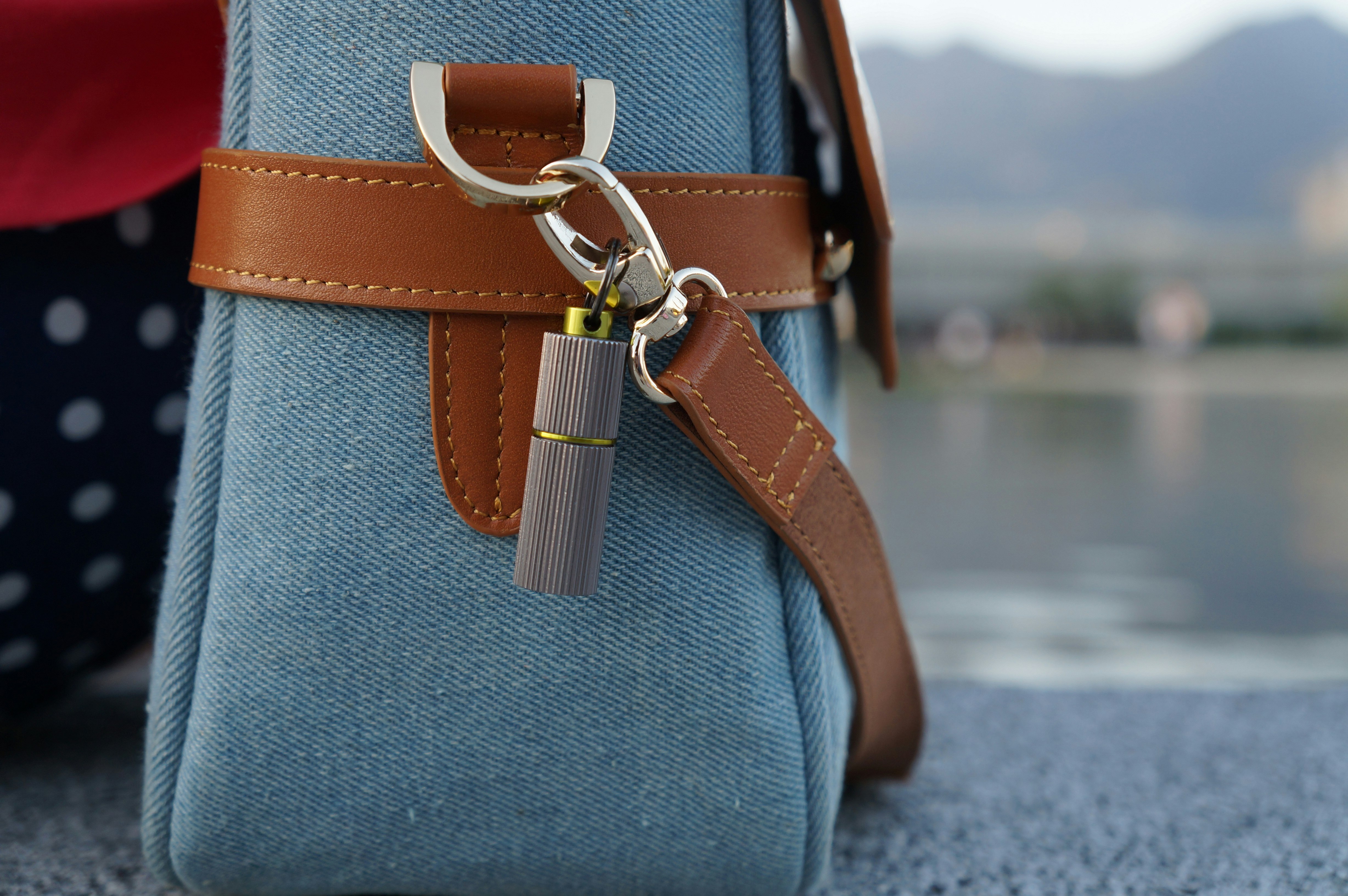 PISA Light｜World's Smallest RECHARGEABLE EDC Flashlight gallery image