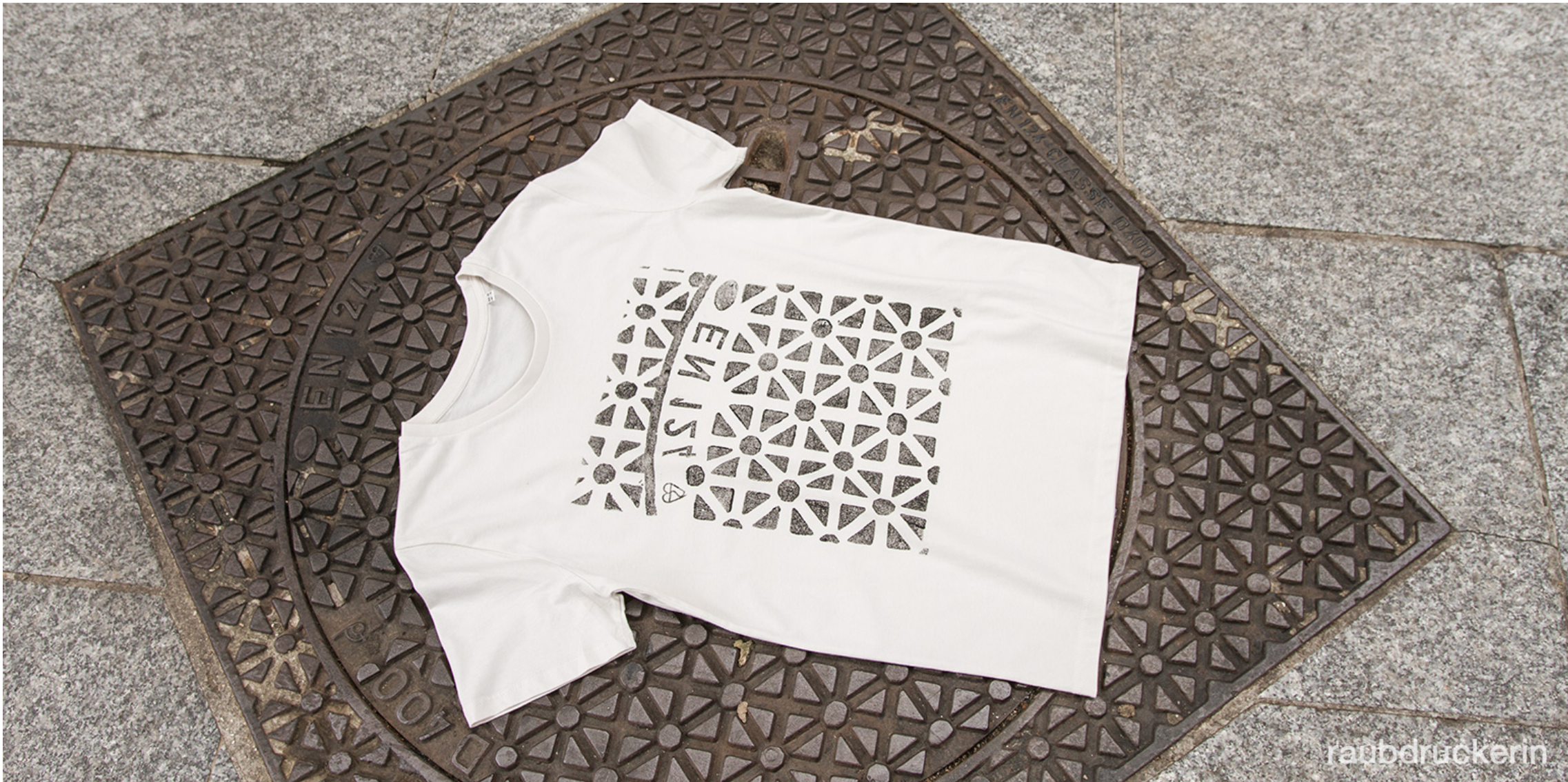 Raubdruckerin — manhole covers & fashion gallery image