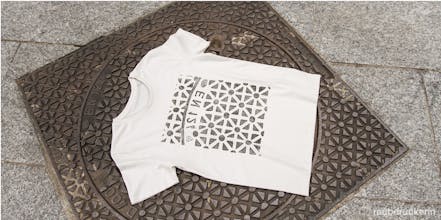 Raubdruckerin — manhole covers & fashion gallery image