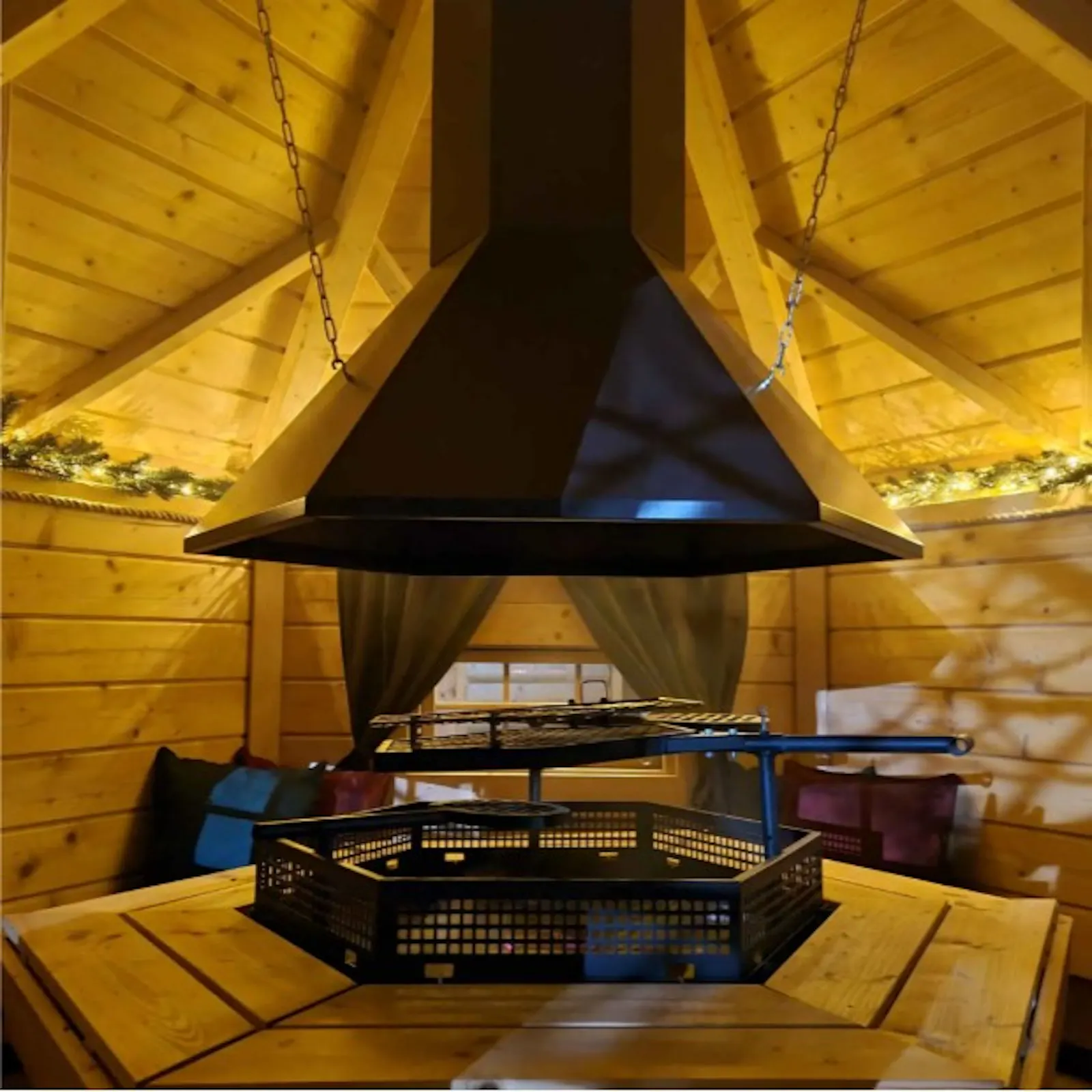 Mini 6 Person Grill Cabin screenshot 3