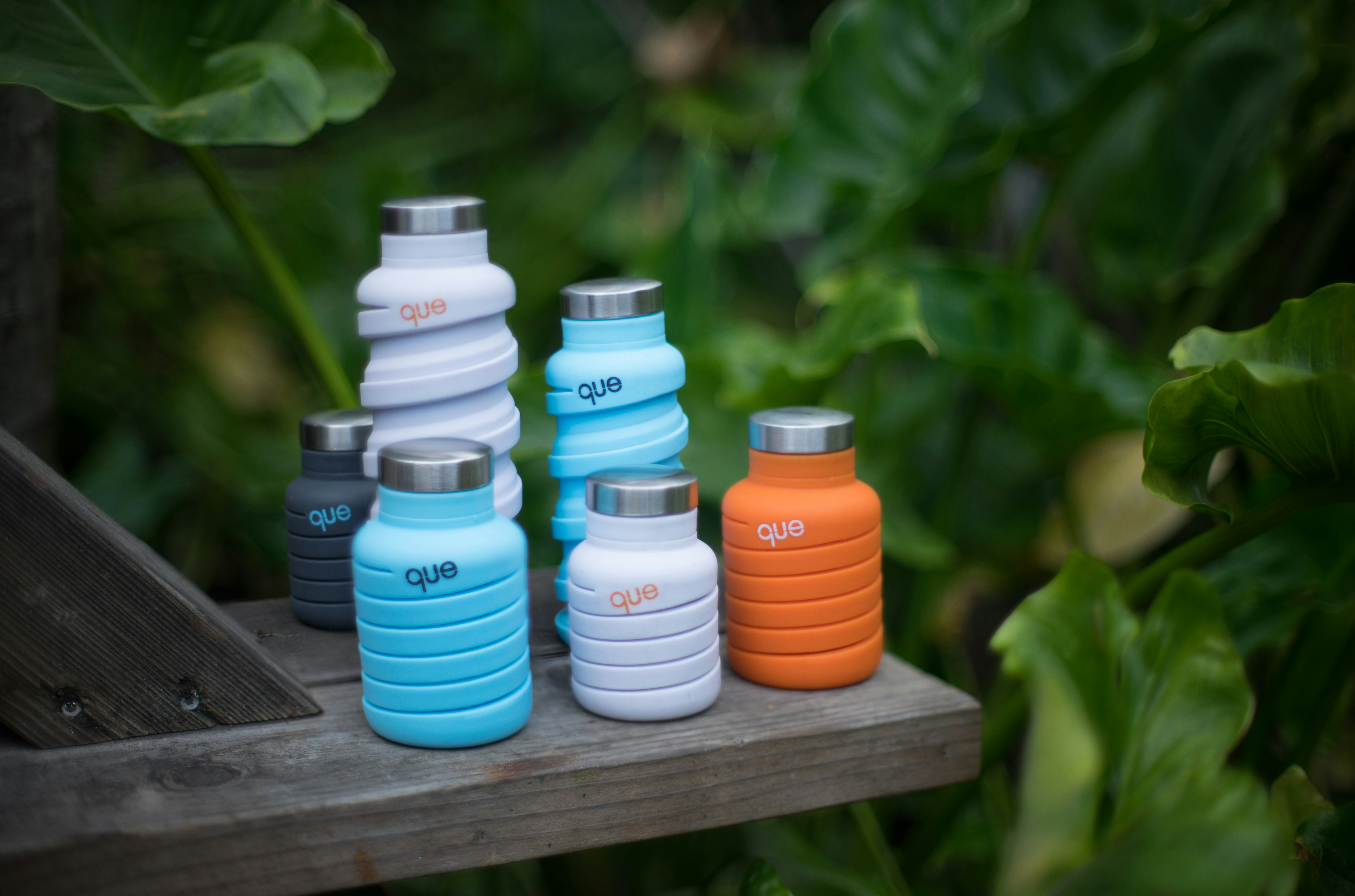 que Bottle gallery image