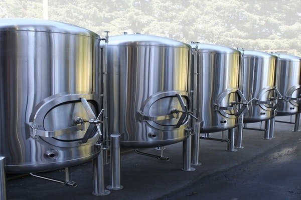 Large scale beer brewing equipment