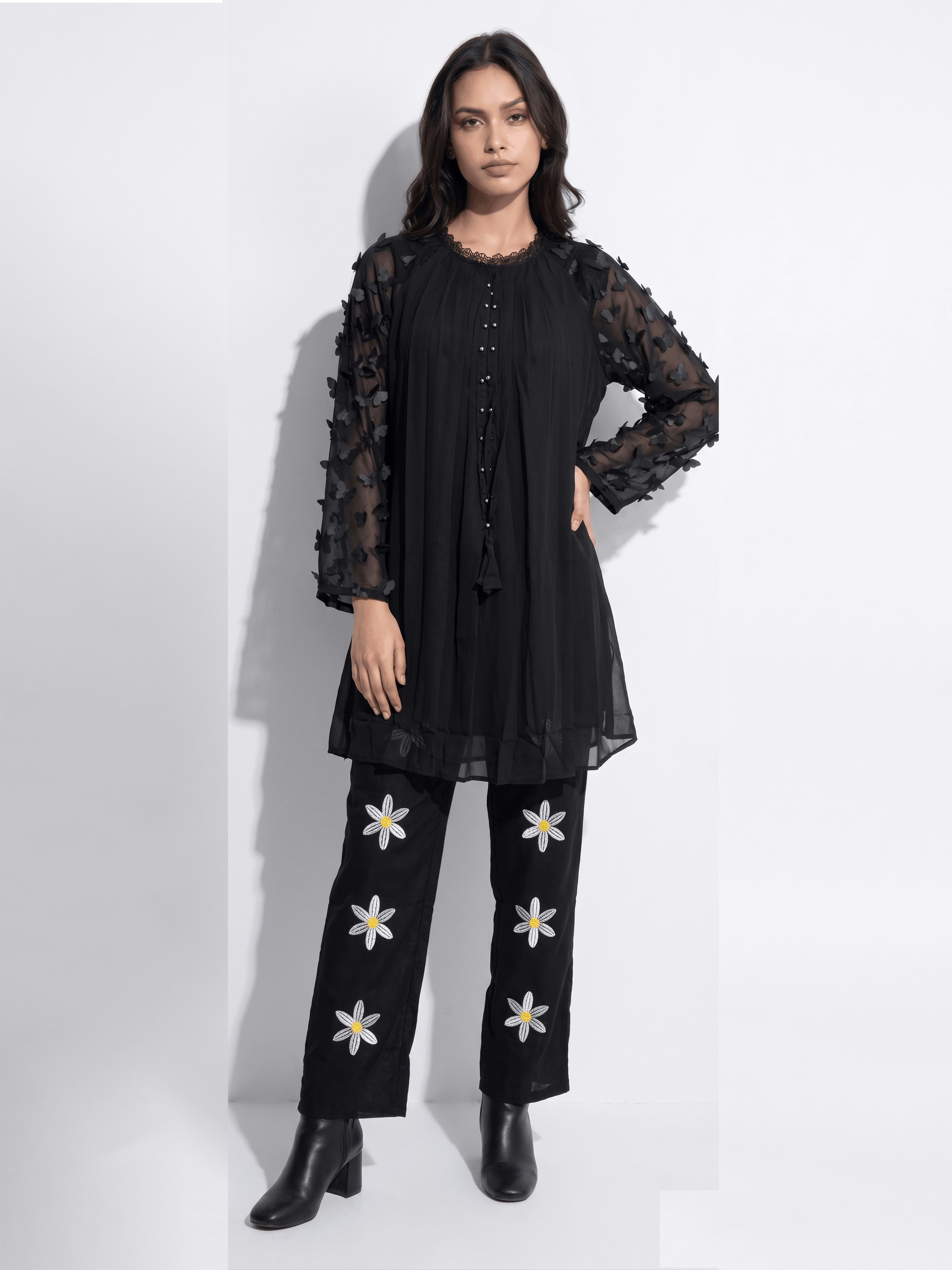 Zarandam – Embroidered Women's Fashion gallery image