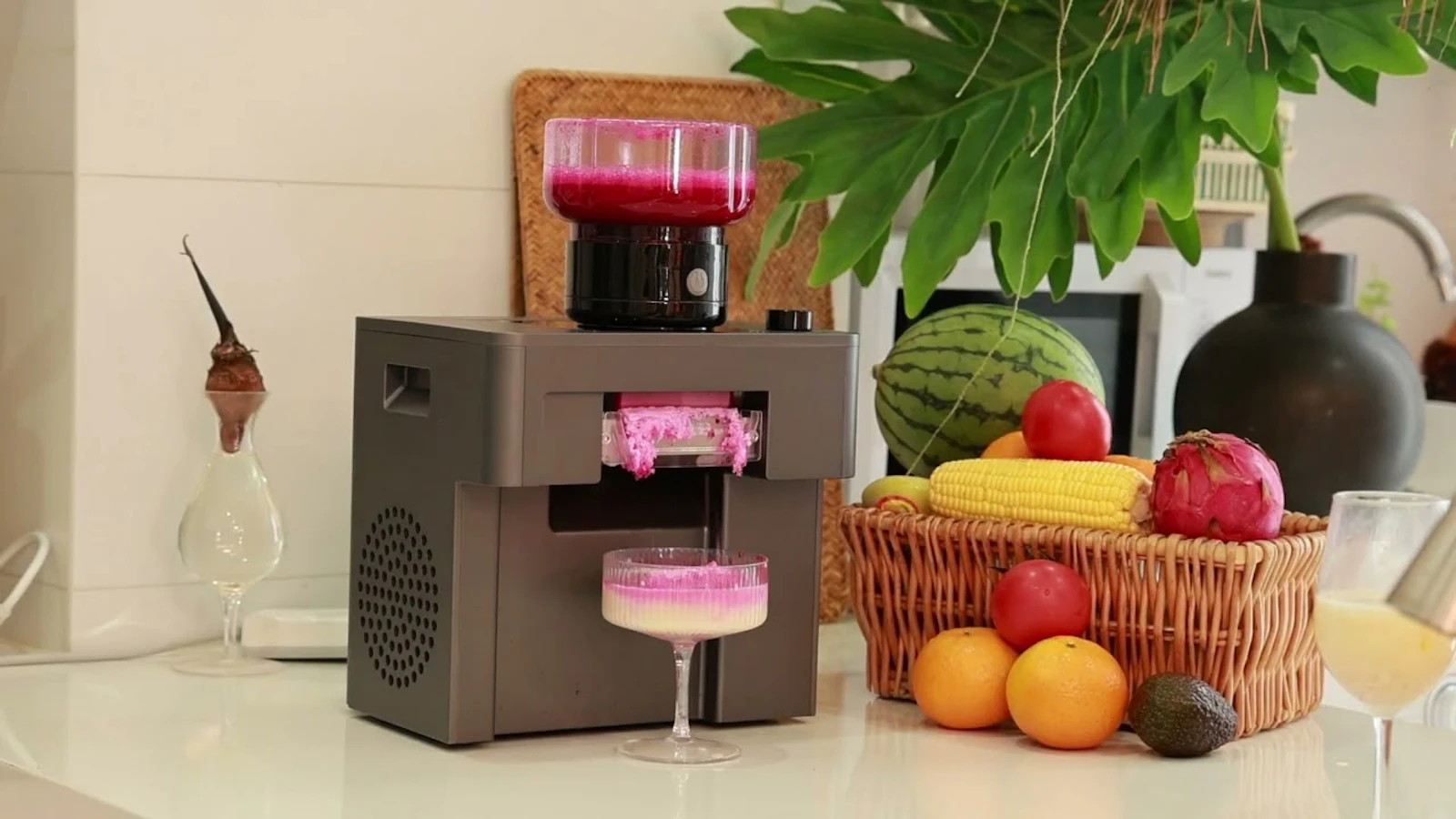 All in 1.The Only Summer Gadget You Need screenshot 1 (video preview)