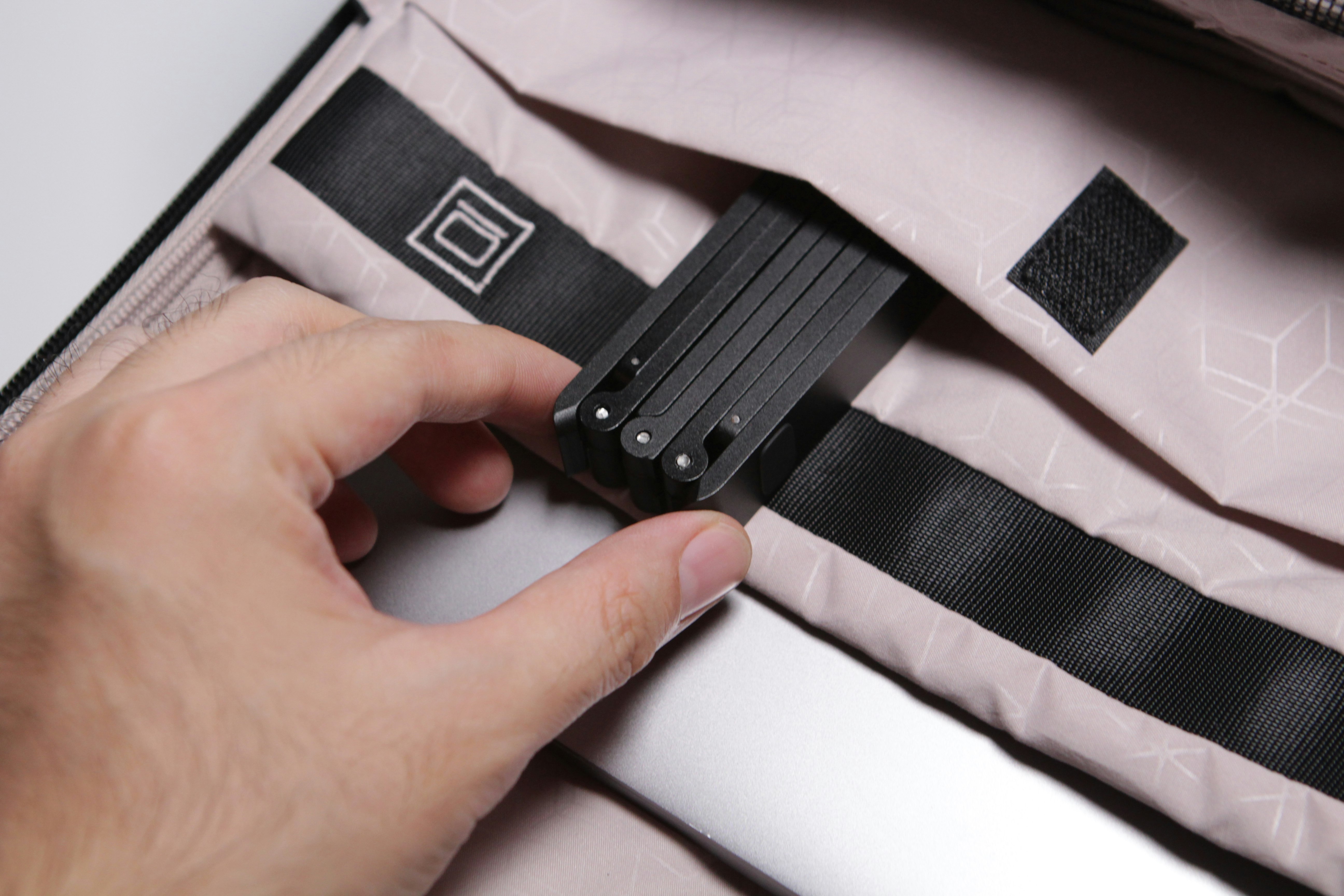 Mantiz gallery image