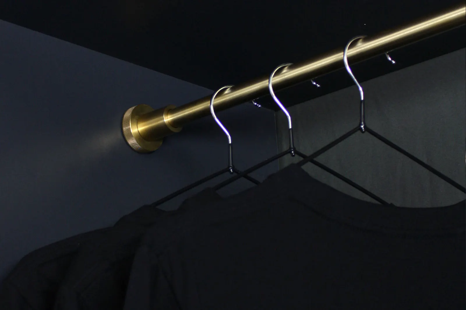 Maddox Wardrobe Rail Stainless Steel screenshot 3