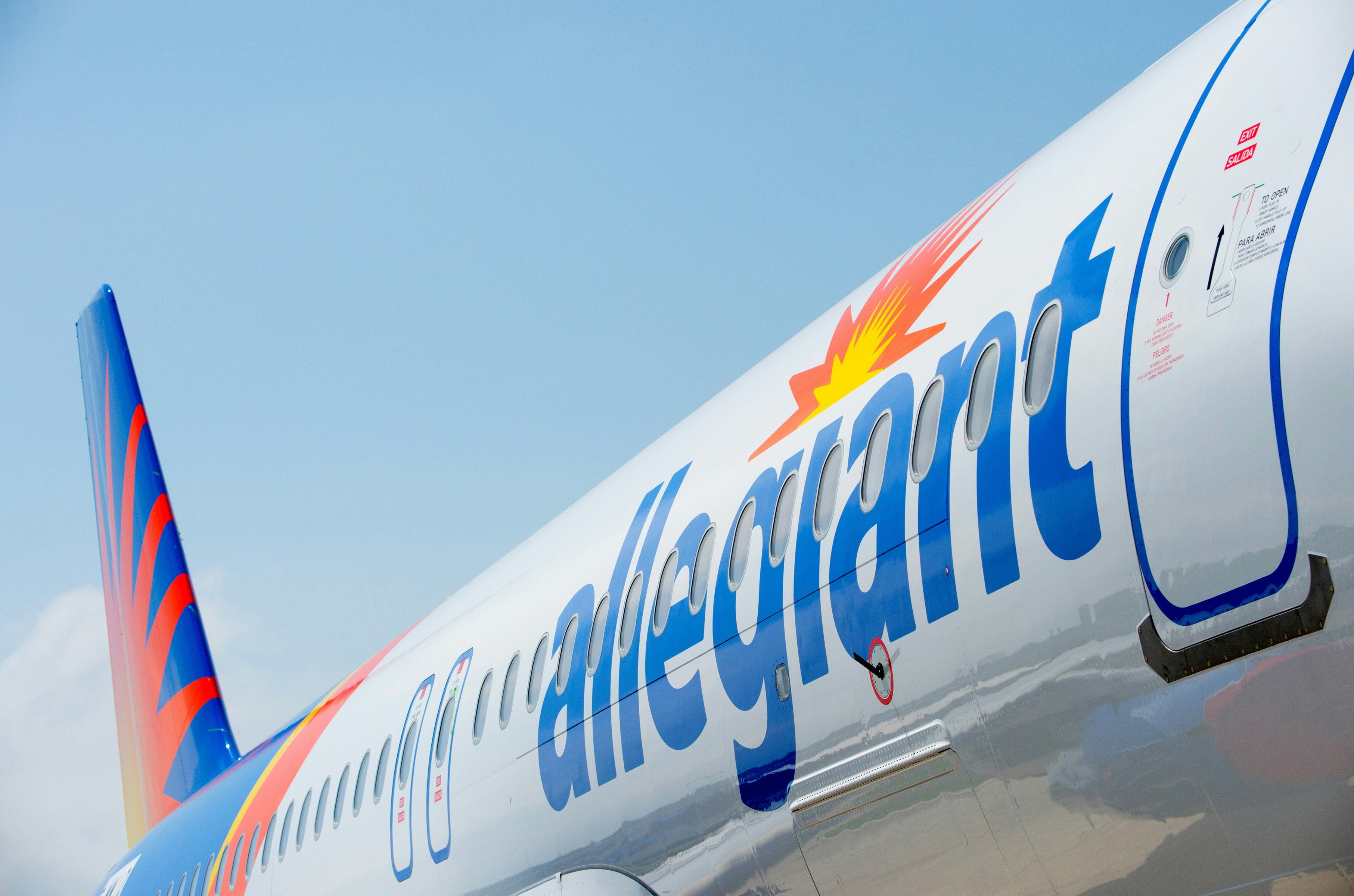Allegiant air group travel