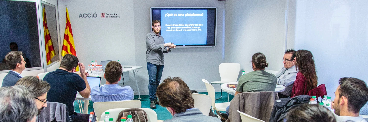 Alberto González cover