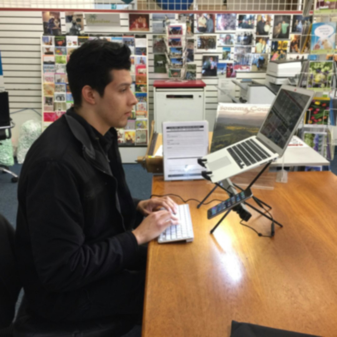 lumiXstand gallery image