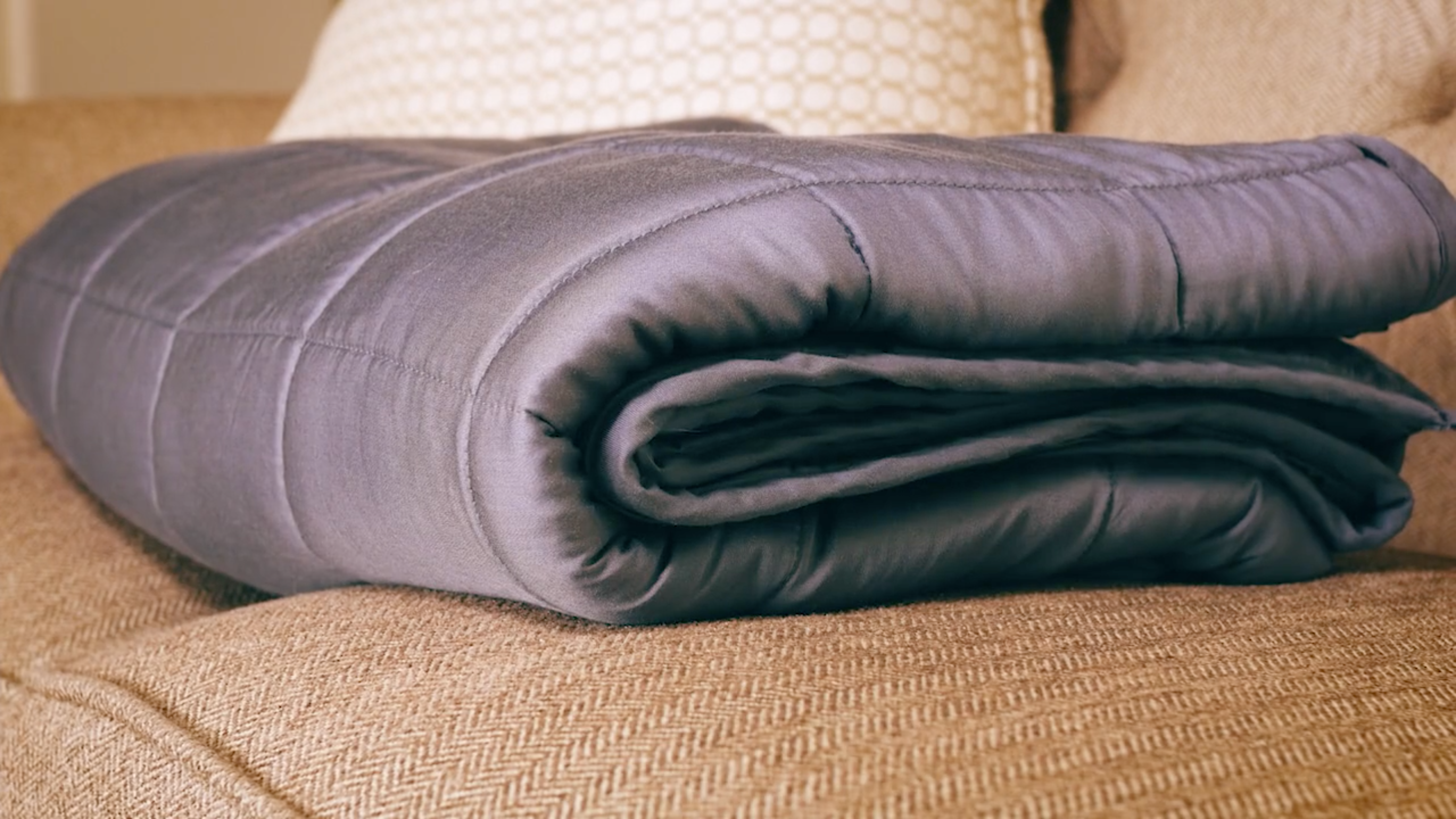 Natsu: A weighted bamboo blanket for Summer gallery image