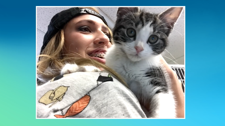 Candid Catmera gallery image