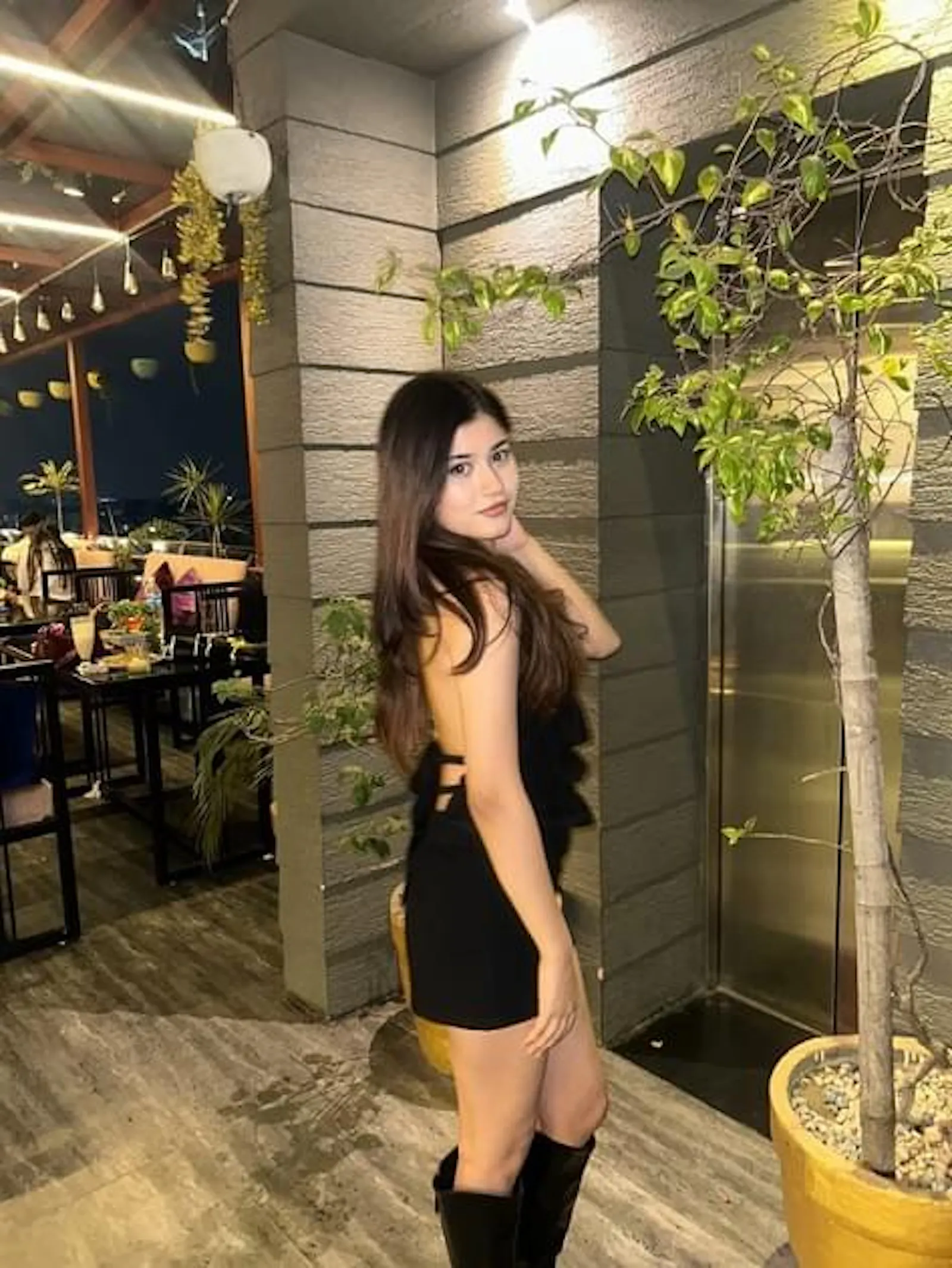 Call Girls In Aerocity Delhi 9289098122  screenshot 1