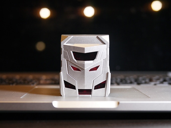 The World's First ODiN Aurora mouse projector gallery image