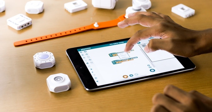 Plezmo: Wireless Building Blocks For Coding & Creativity gallery image