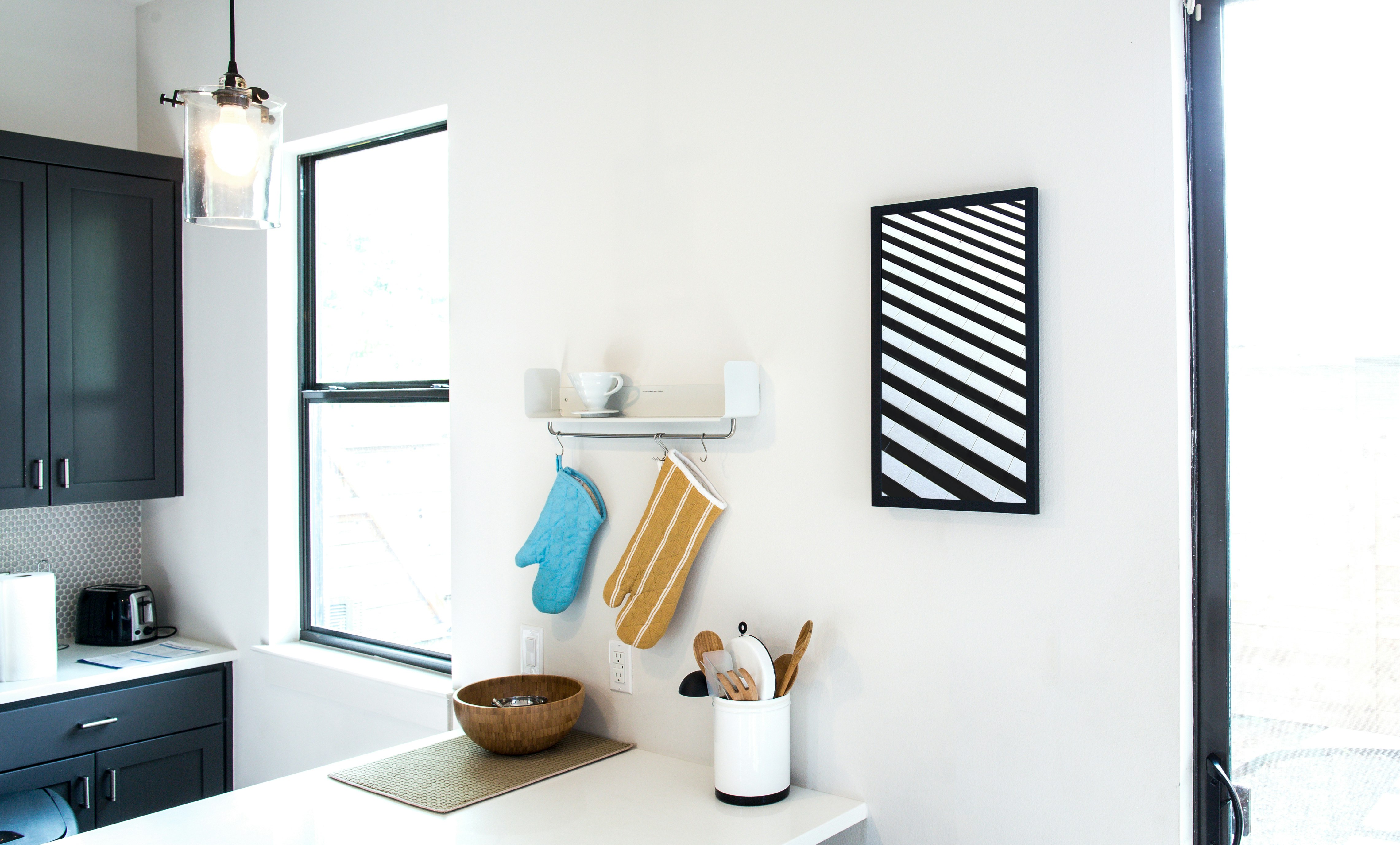 Acanvas gallery image