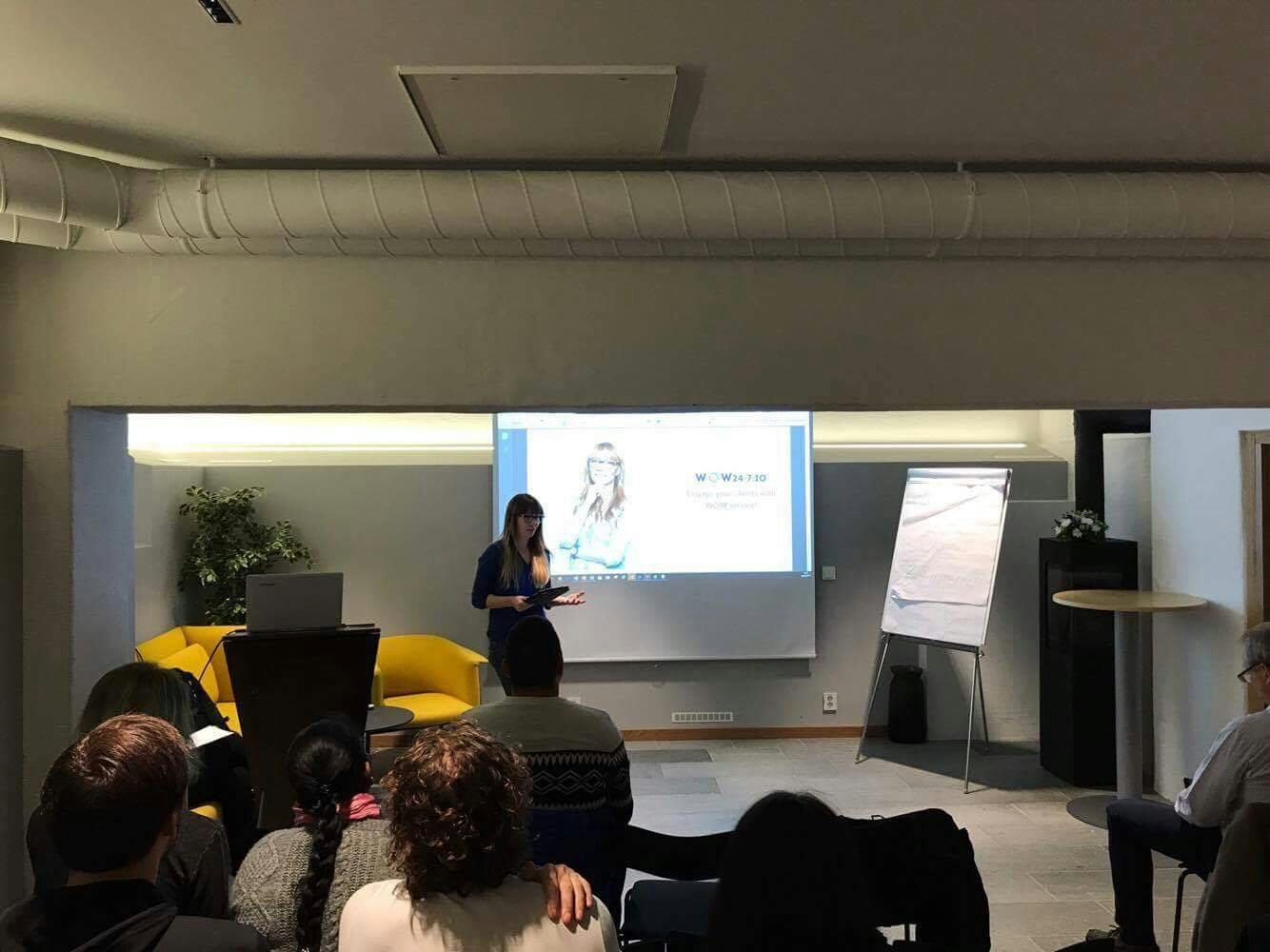 WOW24-7 gallery image