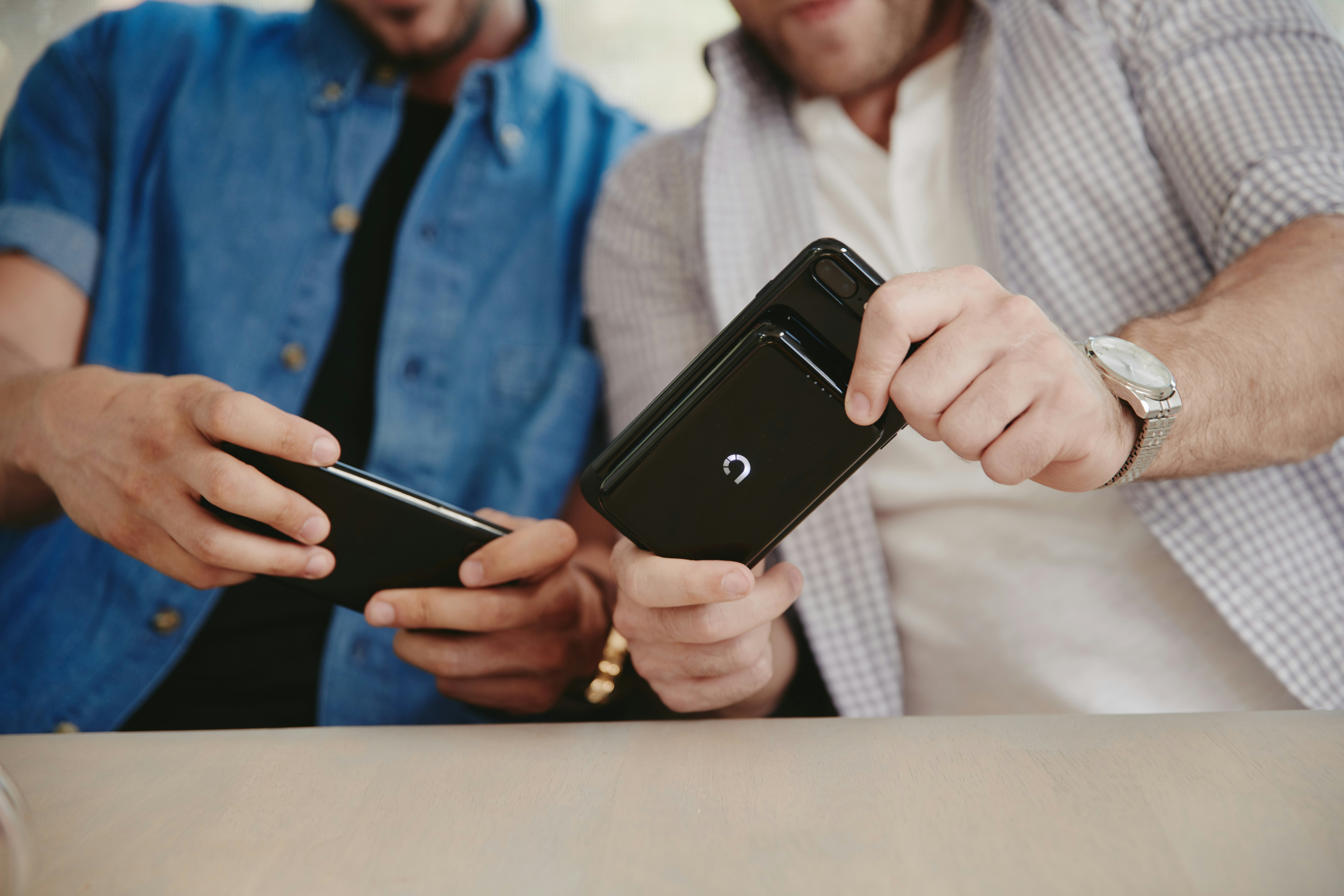 Prelude Qi Wireless Portable Charger gallery image