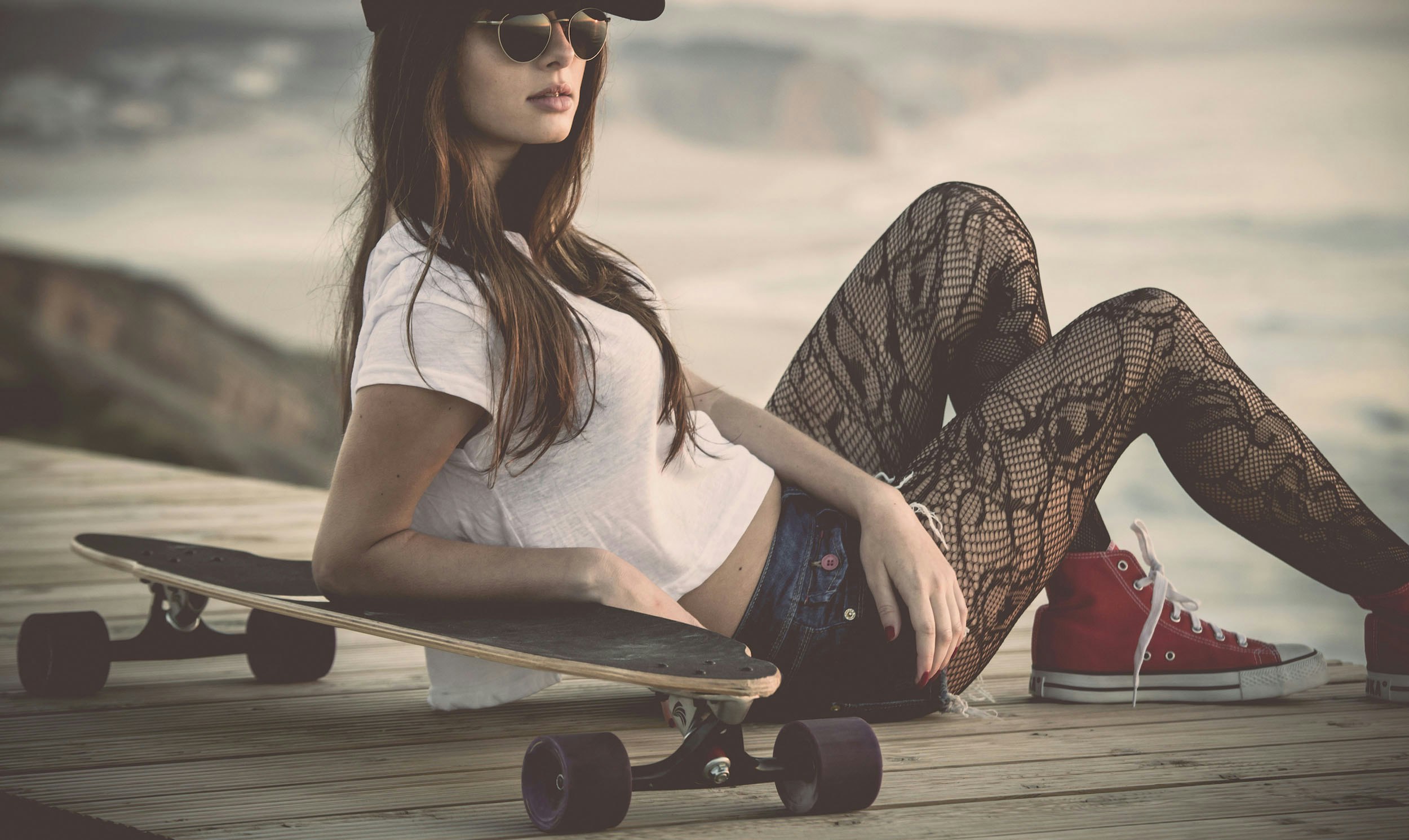 PLEENQ gallery image