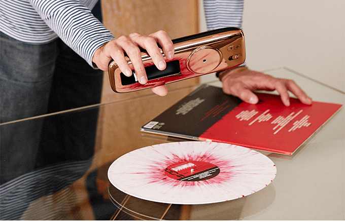 LOVE Turntable gallery image