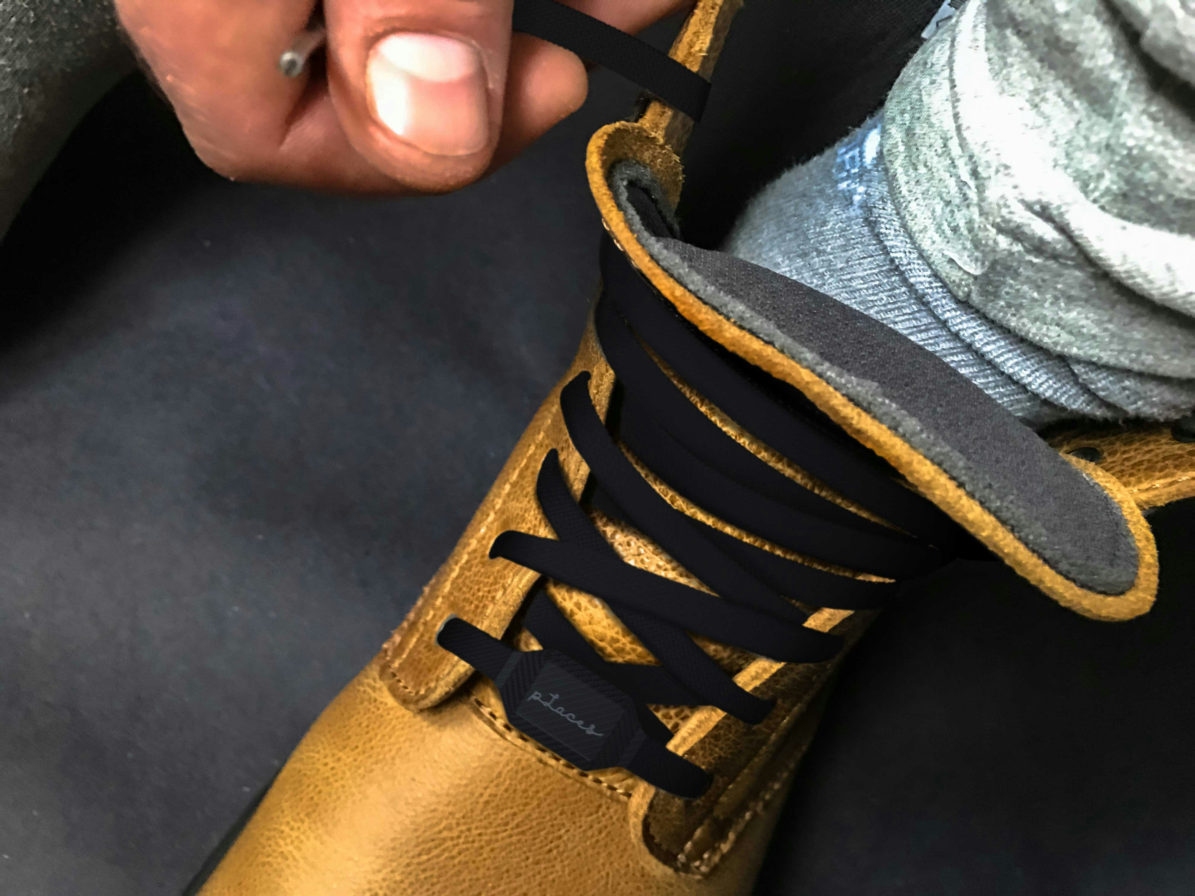 pLaces - You Personal Tracking Shoelaces gallery image