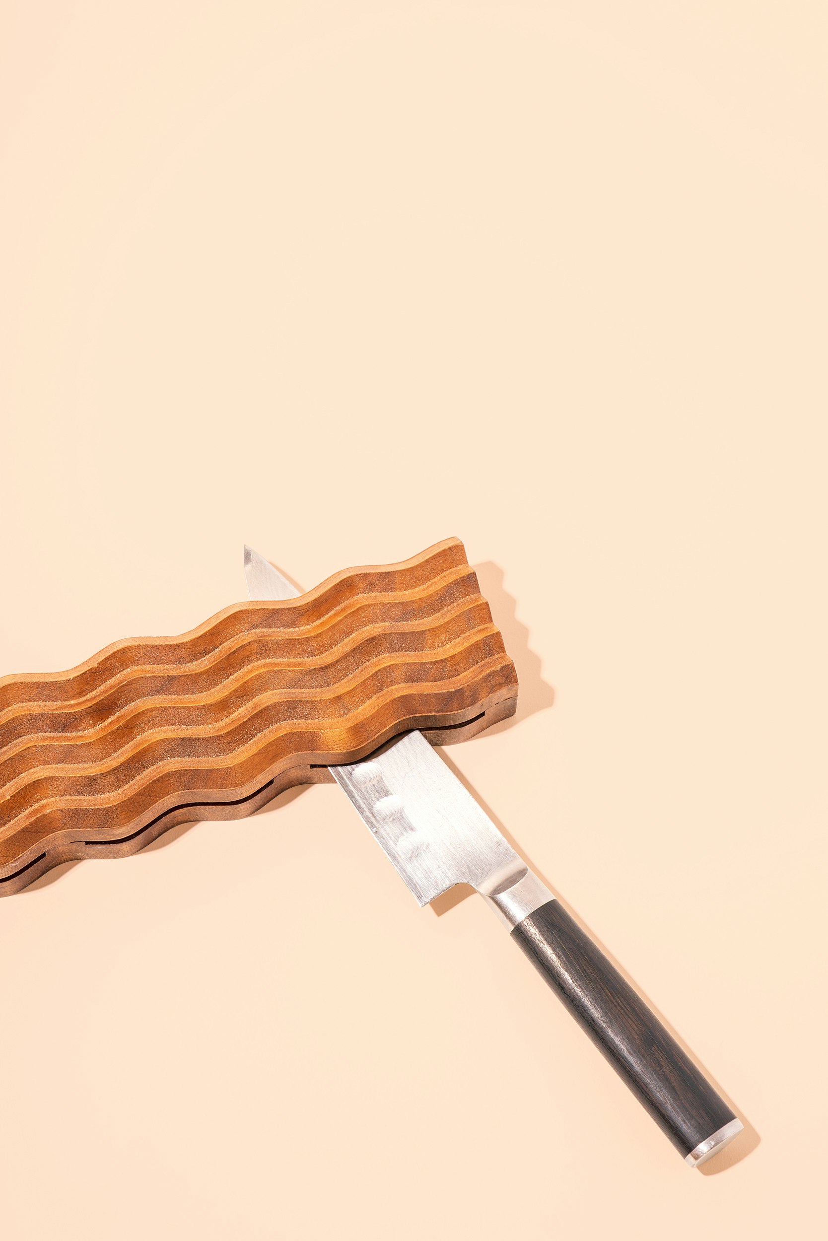 The Wavy Knife Rack gallery image