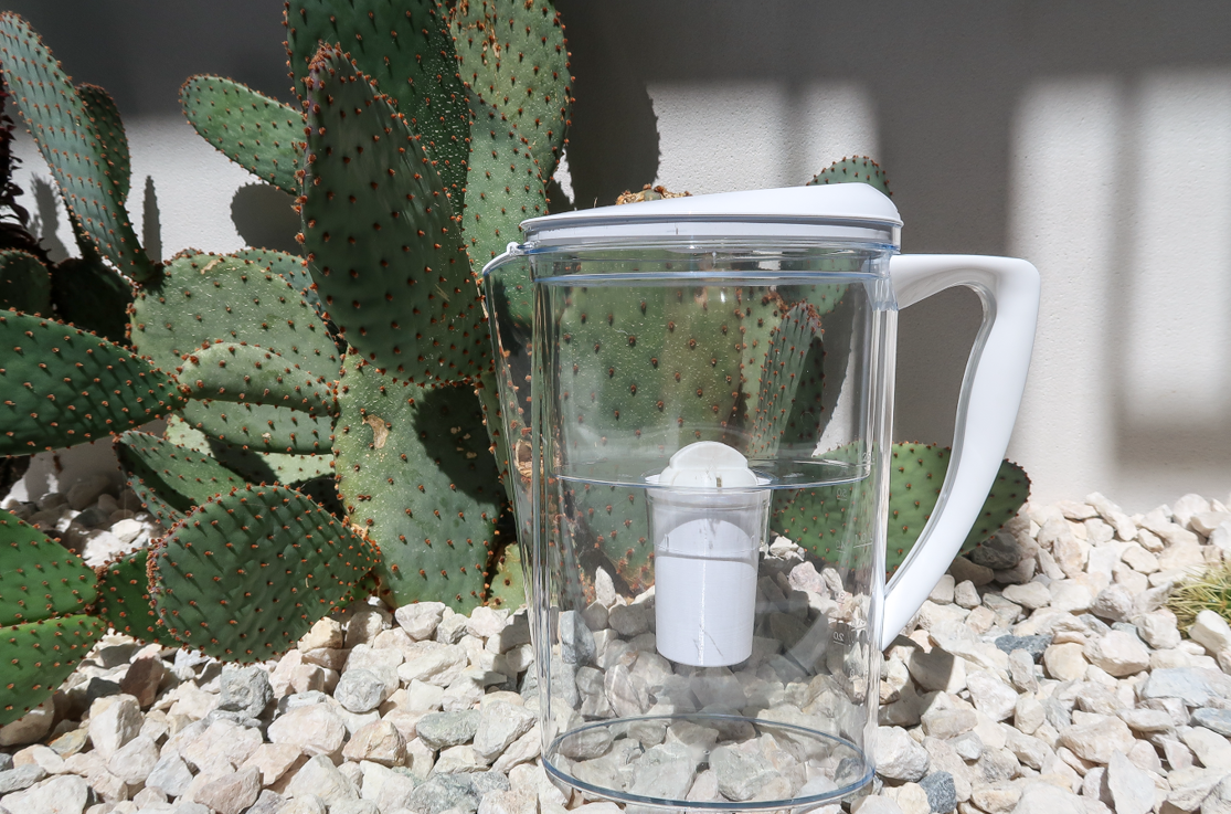 Fil2r: Reusable water filter case gallery image