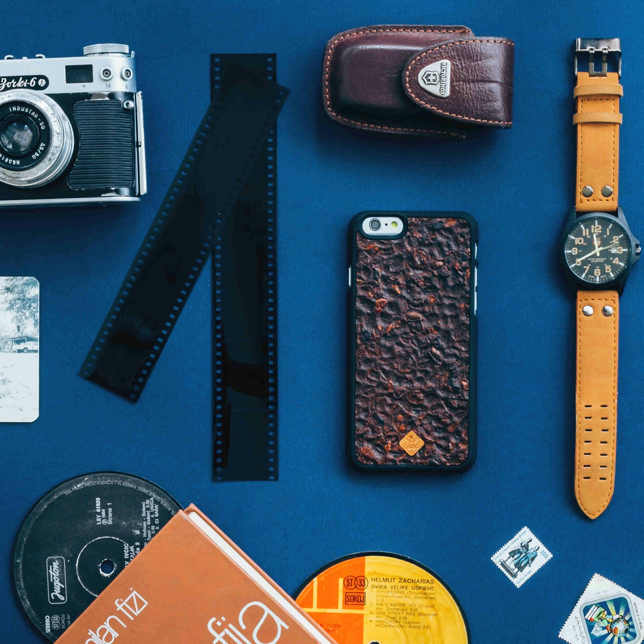 iPhone & Samsung Phone Case Made Out of Real Arabica Coffee Beans (With Natural Coffee Scent) gallery image
