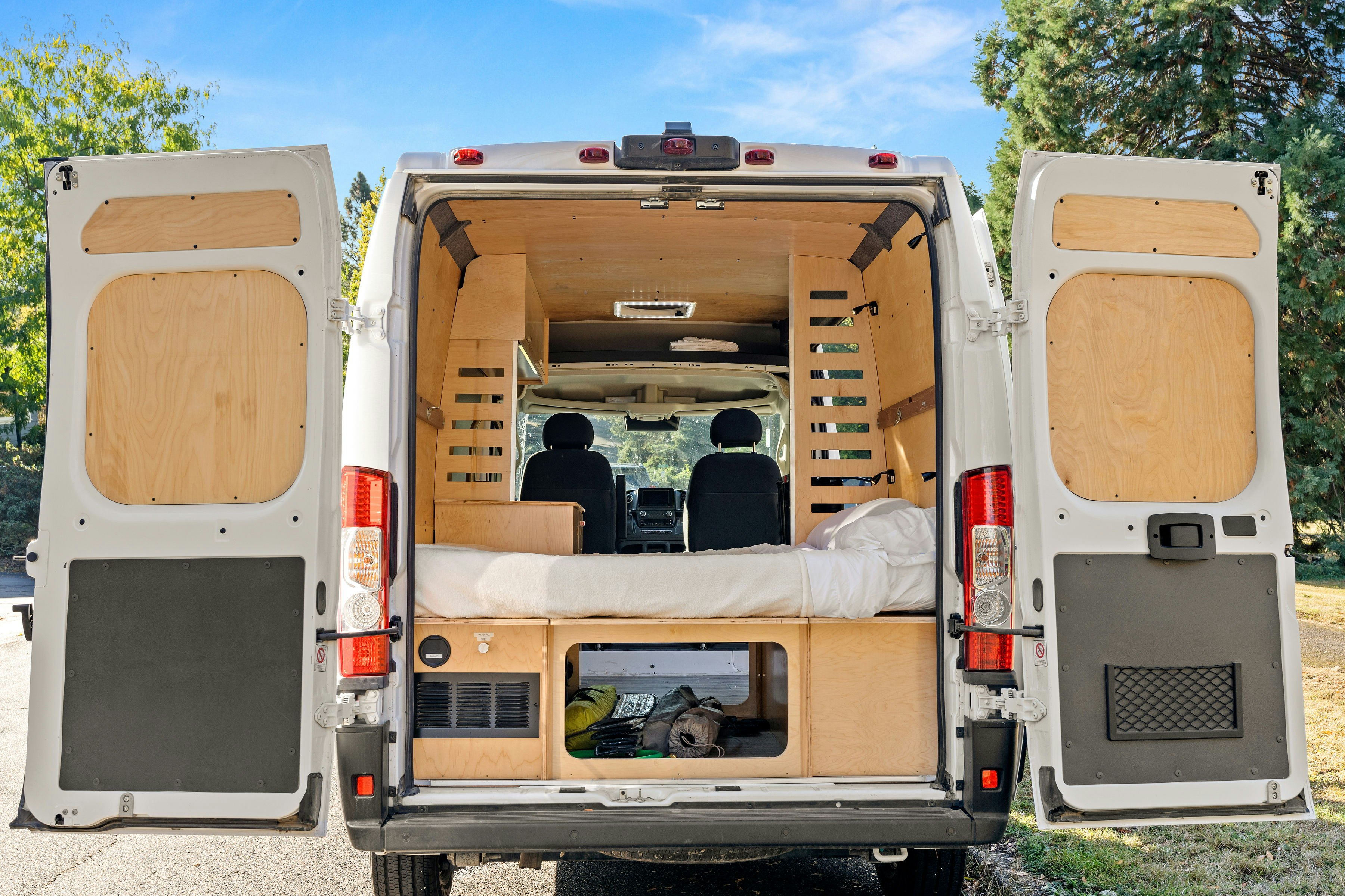 여행 밴 임대 - 모험을 위해 제작 된 Campervan Rentals 미디어 18