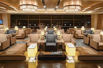 JFK Business Lounge Lufthansa gallery image