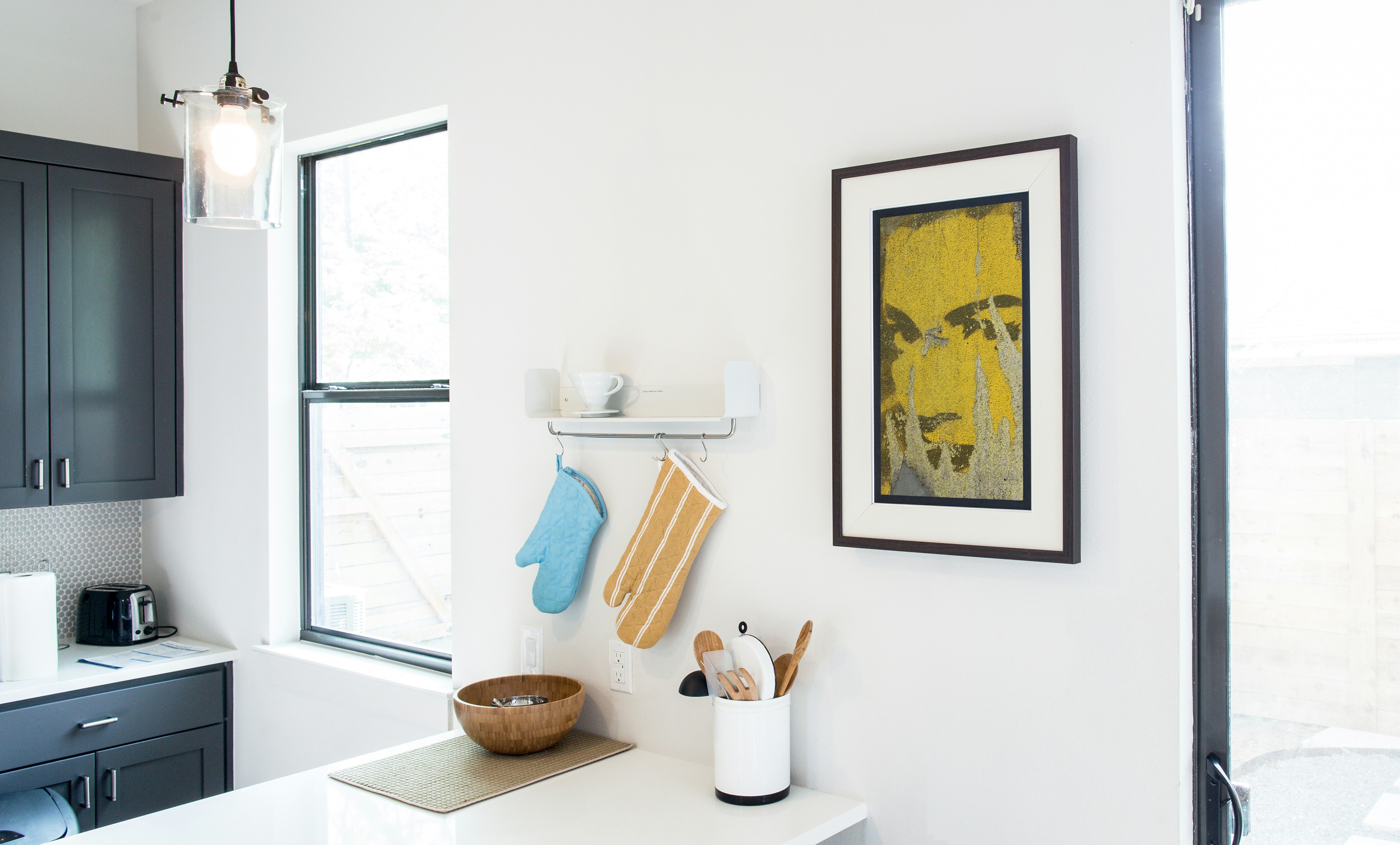 Acanvas gallery image