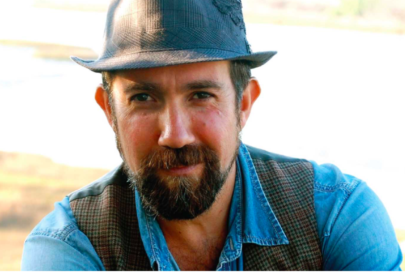 Retellable gallery image