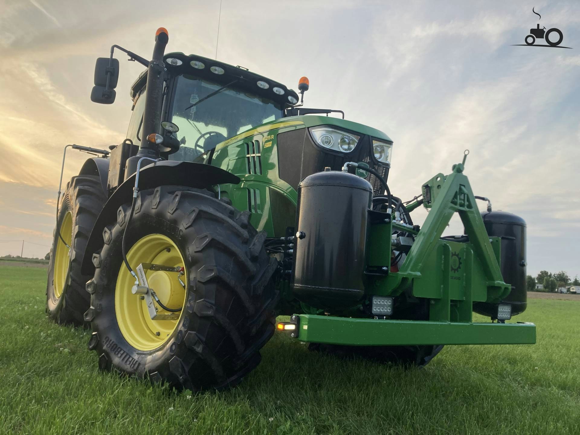 TractorFan - Screenshot 3 showing product features and functionality