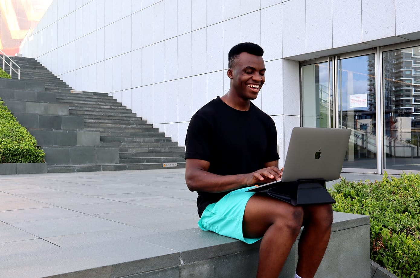 MOFT Carry Sleeve gallery image