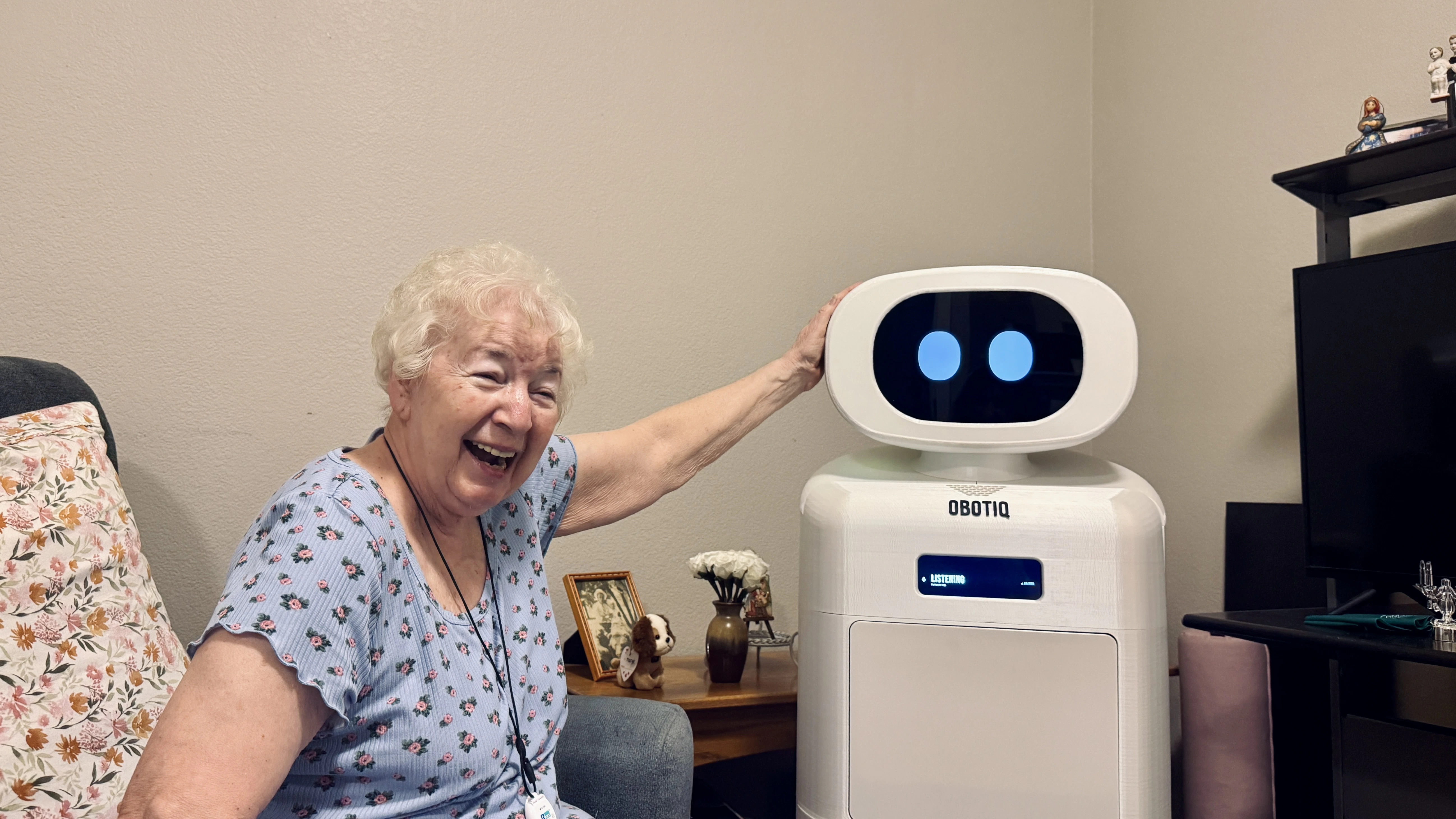 startuptile Obotiq-Autonomous care robots that give caregivers time back