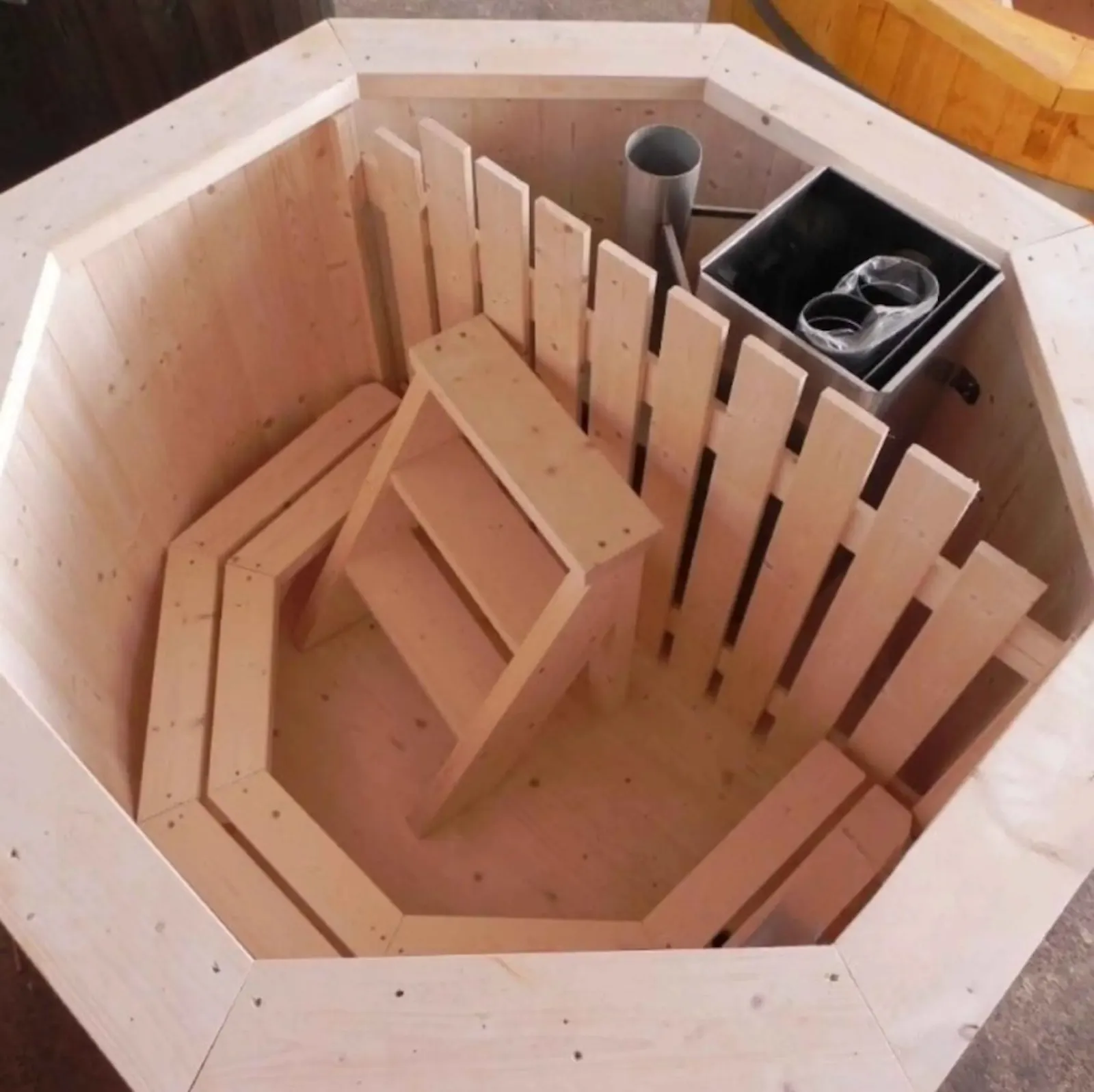 2-4 Person Traditional Finnish Hot Tub screenshot 3
