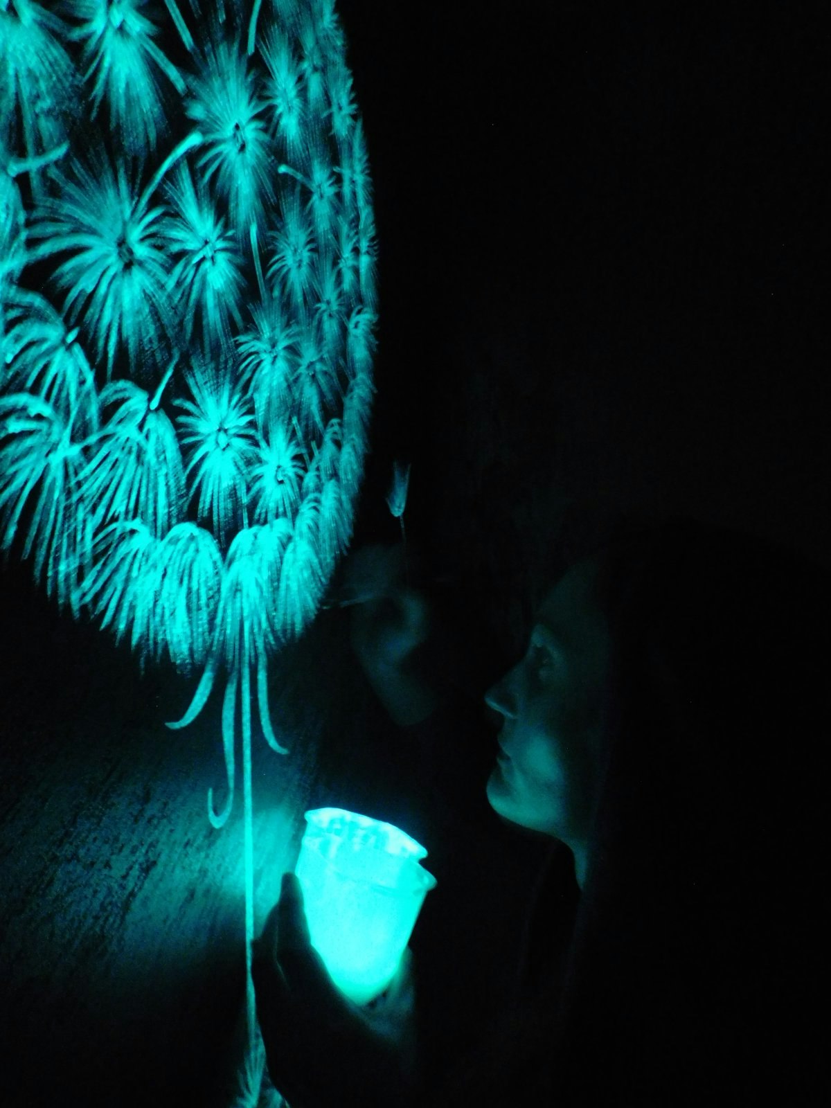 Glow in the dark powder TAT 33 gallery image