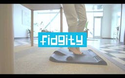 Fidgity Stand & Spin Mat media 1